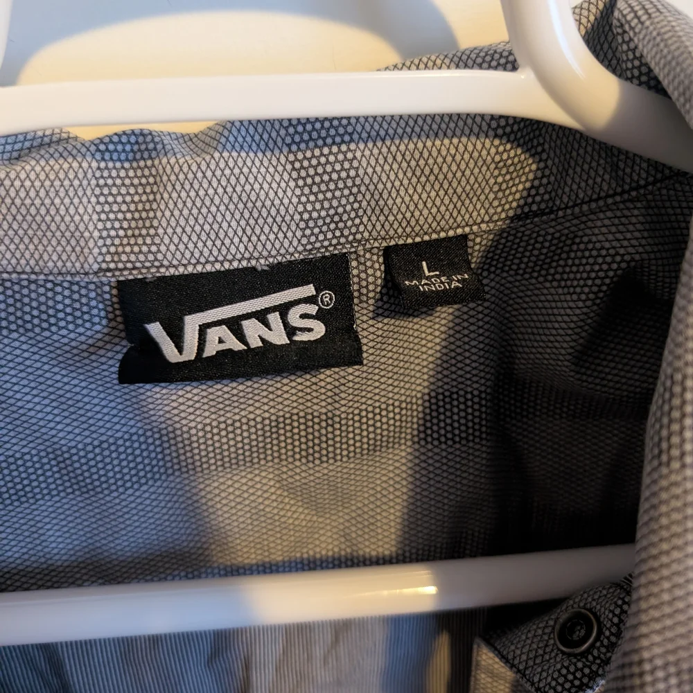 Vans Gray Striped Men's Button Up Skater Top Off The Wall - Picture 3 of 8